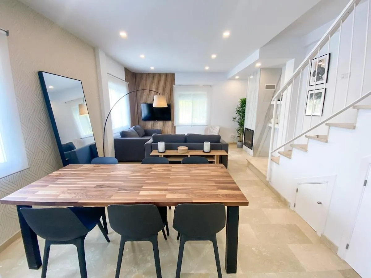 Villa With Private Swimming Pool In Sevilla